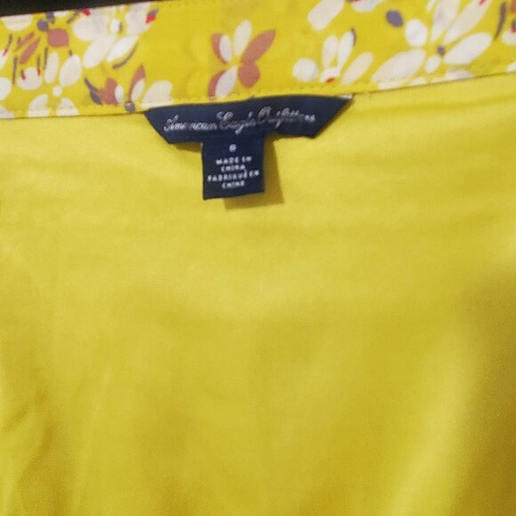 American Eagle Outfitters Floral Yellow Pleated mini-Skirt Size 8 Fully Lined - Picture 9 of 10